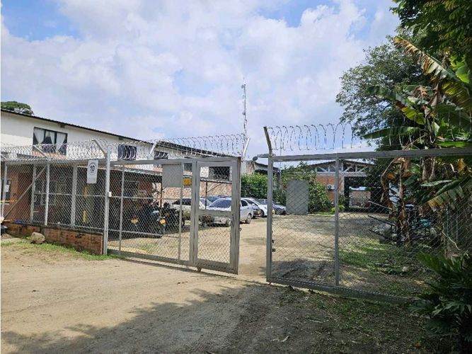 Bodega en venta en Cali, 349 m² · foto 11 de 22