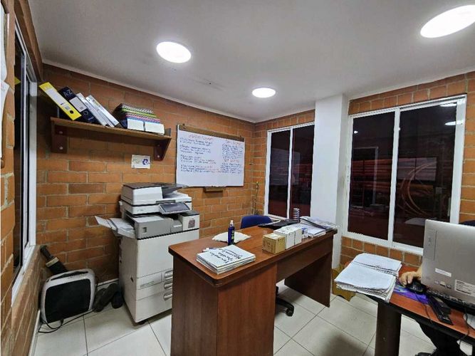 Bodega en venta en Cali, 349 m² · foto 15 de 22