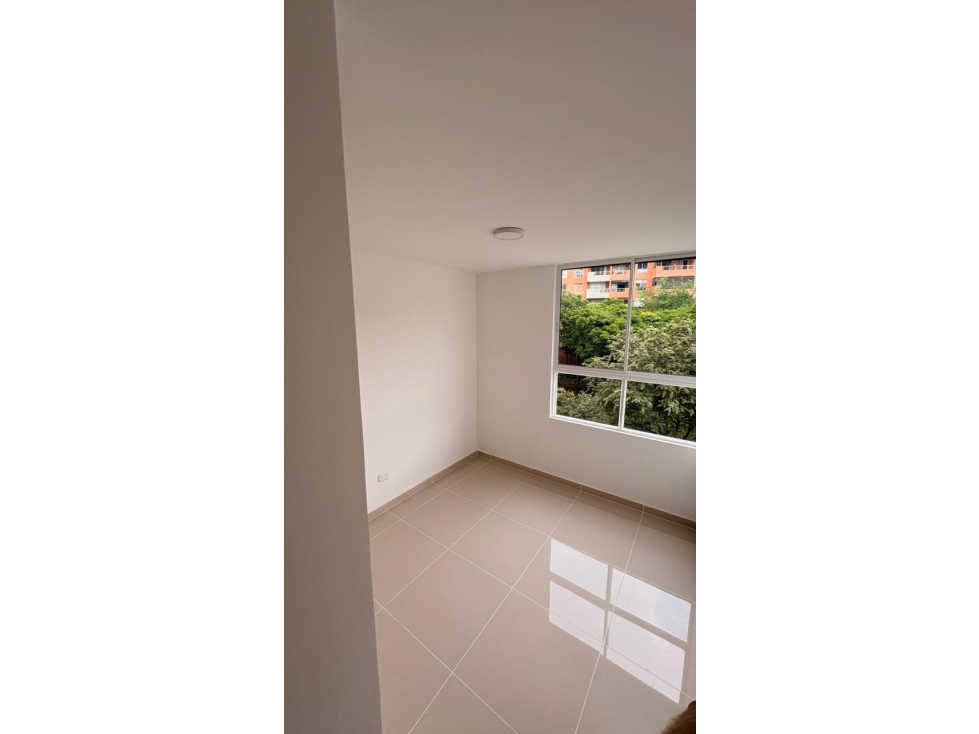 Apartamento en venta en San Fernando Viejo, Cali · foto 3 de 7