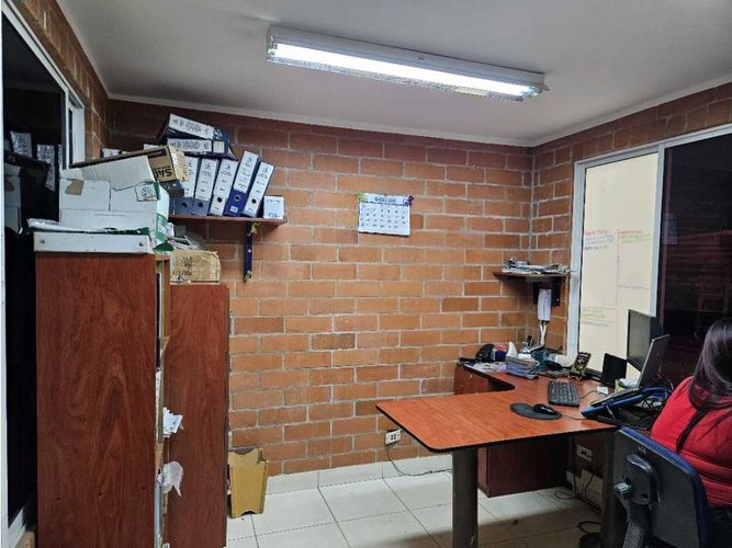 Bodega en venta en Cali, 349 m² · foto 18 de 22