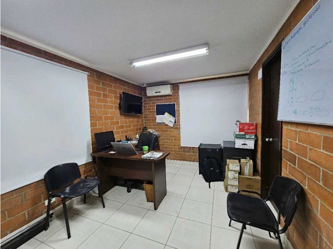 Bodega en venta en Cali, 349 m² · foto 19 de 22