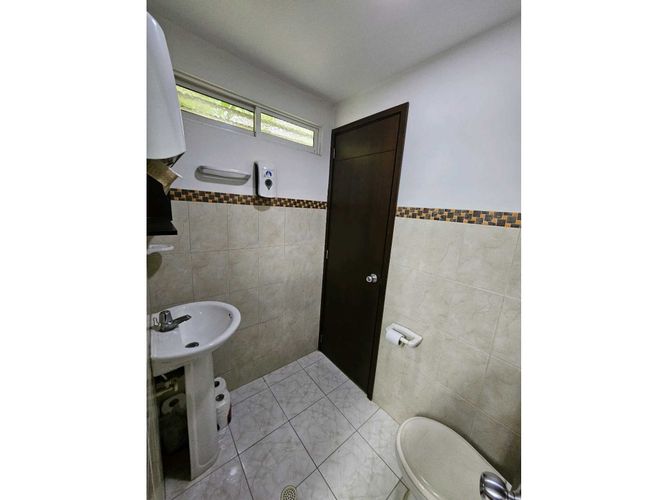 Bodega en venta en Cali, 349 m² · foto 21 de 22