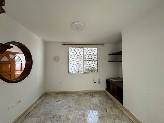 Casa de 3 alcobas en venta en Prados Del Norte, Cali, 299 m² · foto 5 de 18