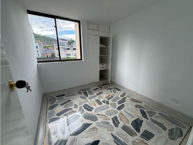 Apartamento de 4 alcobas en venta en Cuarto De Legua - Guadalupe, Cali, 108 m² · foto 7 de 11