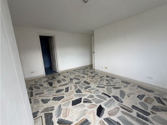 Apartamento de 4 alcobas en venta en Cuarto De Legua - Guadalupe, Cali, 108 m² · foto 9 de 11