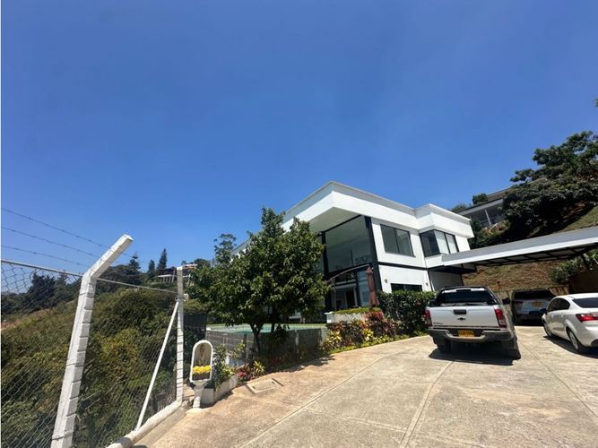 Casa de 4 alcobas en venta en Medio Dapa, Yumbo, 270 m² · foto 2 de 24