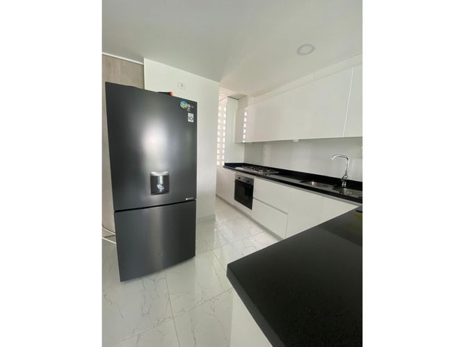 Casa de 3 alcobas en venta en Departamental, Cali, 131 m² · foto 2 de 19