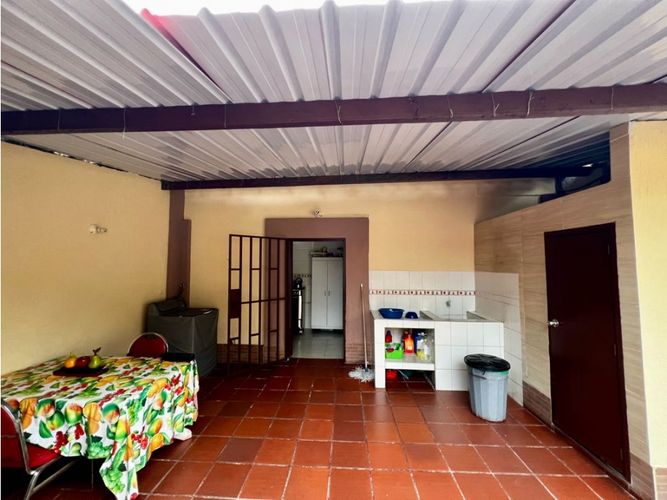 Casa de 5 alcobas en venta en Barrio Nuevo, Palmira, 210 m² · foto 13 de 17