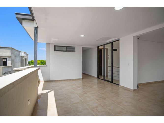 Casa de 4 alcobas en venta en Alfaguara, Jamundí, 270 m² · foto 6 de 8