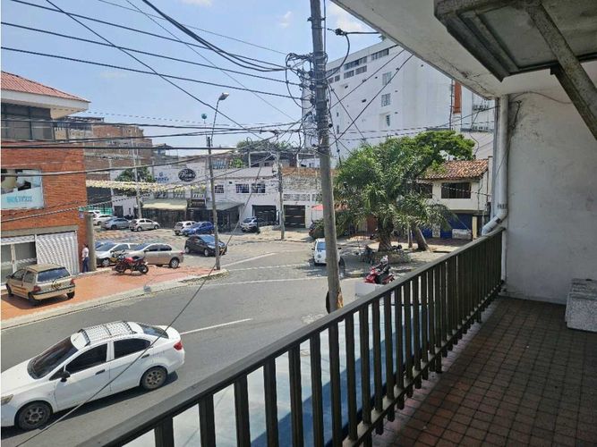 Casa de 6 alcobas en venta en El Cedro, Cali, 360 m² · foto 2 de 13