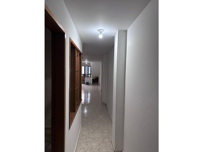 Casa de 9 alcobas en venta en Vipasa, Cali, 270 m² · foto 2 de 13