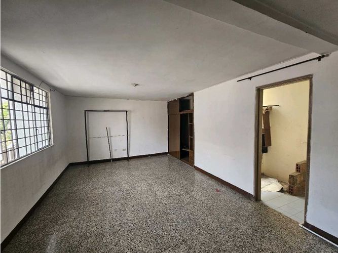 Casa de 6 alcobas en venta en El Cedro, Cali, 360 m² · foto 3 de 13