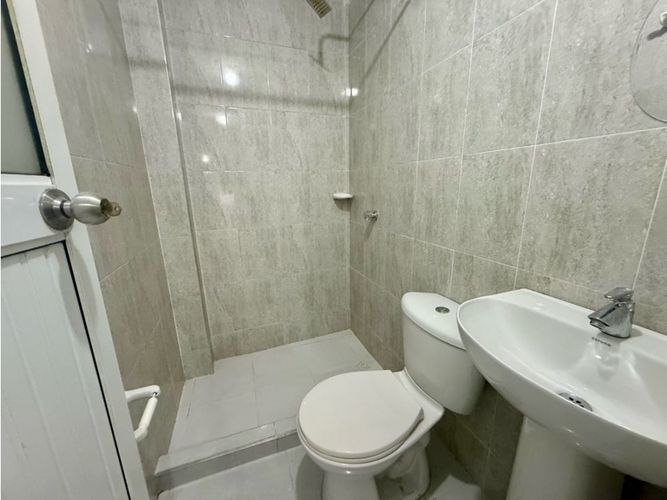 Casa de 6 alcobas en venta en Paso De La Bolsa, Jamundí, 218 m² · foto 5 de 8