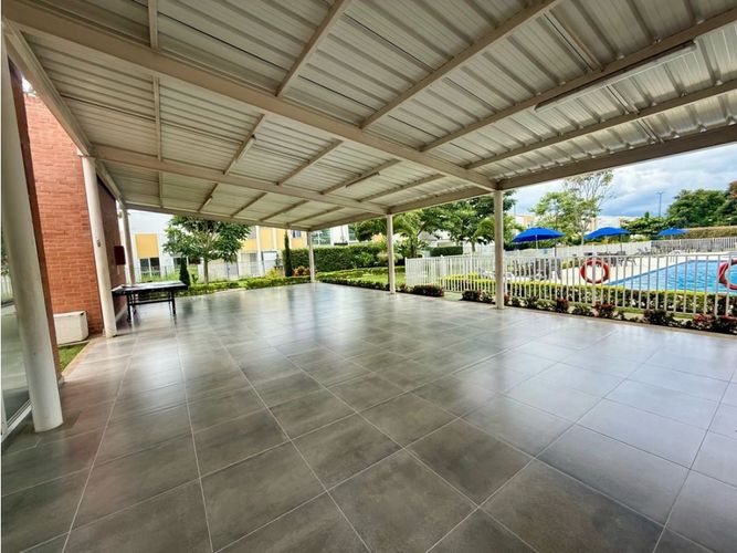 Casa de 4 alcobas en venta en El Castillo, Cali, 186 m² · foto 3 de 24