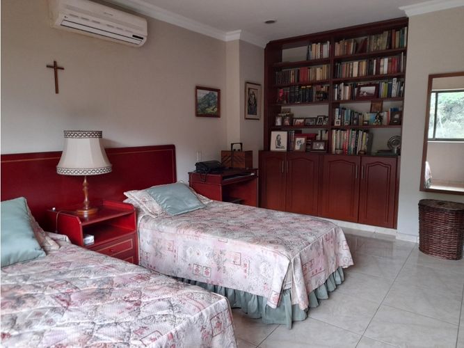 Apartamento de 3 alcobas en venta en Santa Monica, Cali, 232 m² · foto 12 de 13