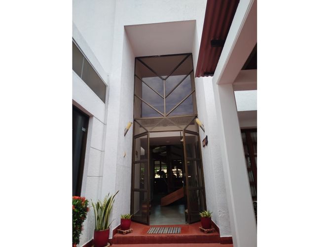 Casa de 4 alcobas en venta en Bochalema, Cali, 280 m² · foto 3 de 21