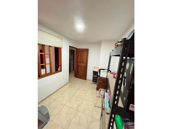 Casa de 8 alcobas en venta en La Flora, Cali, 420 m² · foto 7 de 17
