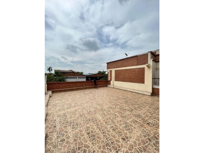 Casa de 8 alcobas en venta en La Flora, Cali, 420 m² · foto 14 de 17