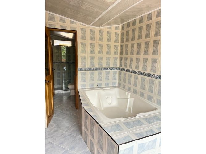 Casa de 8 alcobas en venta en La Flora, Cali, 420 m² · foto 17 de 17