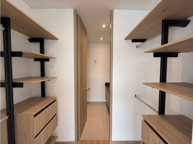 Apartamento de 2 alcobas en venta en Santa Teresita, Cali, 154 m² · foto 8 de 18