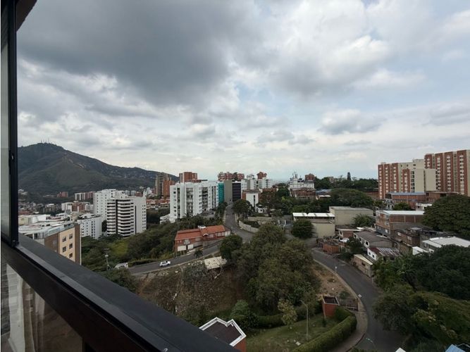 Apartamento de 2 alcobas en venta en Santa Teresita, Cali, 154 m² · foto 10 de 18