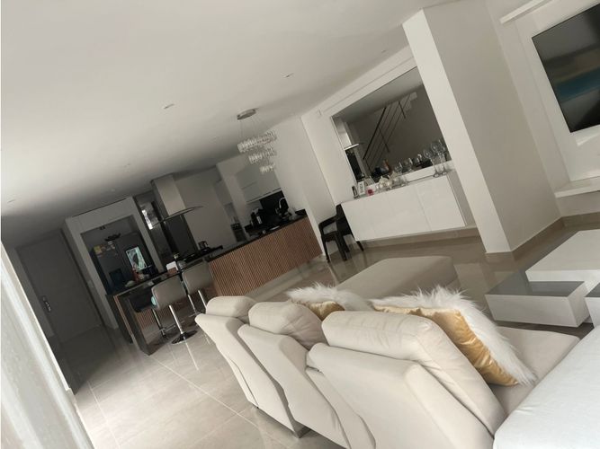Casa de 4 alcobas en venta en Pance, Cali, 280 m² · foto 2 de 13