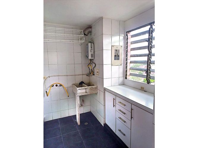 Apartamento de 4 alcobas en venta en La Flora, Cali, 125 m² · foto 4 de 12