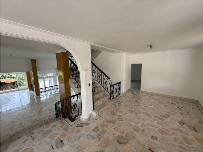 Casa de 5 alcobas en venta en Rincon Dapa, Yumbo, 894 m² · foto 10 de 24
