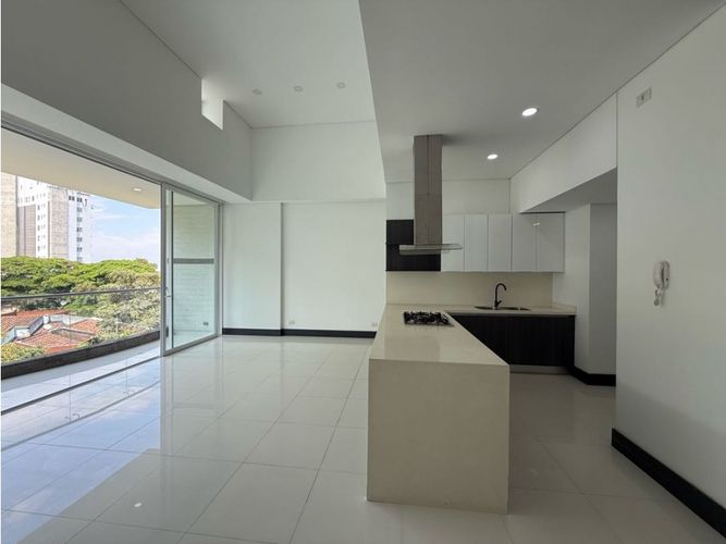 Apartamento de 3 alcobas en venta en Bellavista, Cali, 272 m² · foto 2 de 19