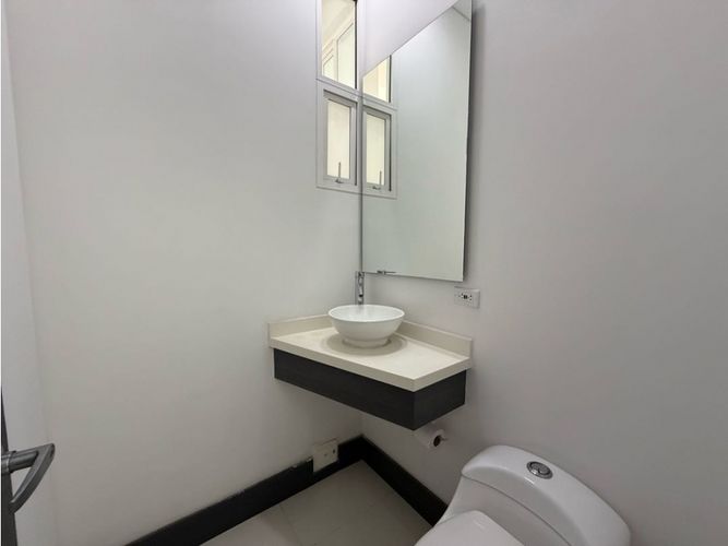 Apartamento de 3 alcobas en venta en Bellavista, Cali, 272 m² · foto 4 de 19