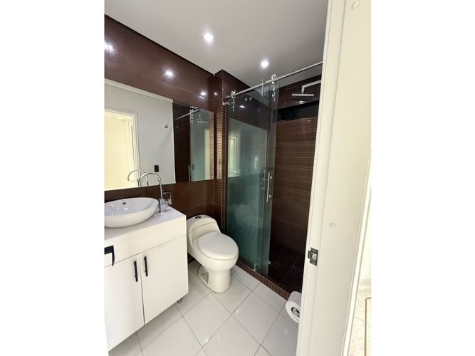 Casa de 5 alcobas en venta en Rincon Dapa, Yumbo, 894 m² · foto 15 de 24