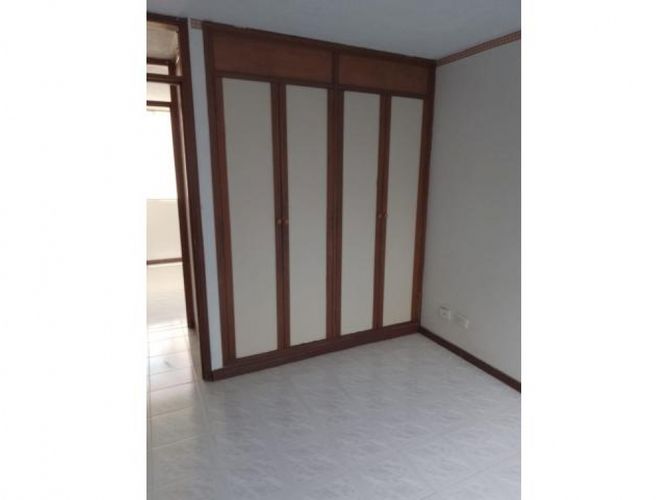 Apartamento de 3 alcobas en venta en El Limonar, Cali, 62 m² · foto 2 de 4