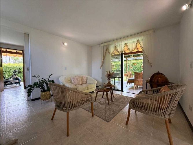 Casa de 4 alcobas en venta en Pance, Cali, 206 m² · foto 2 de 24