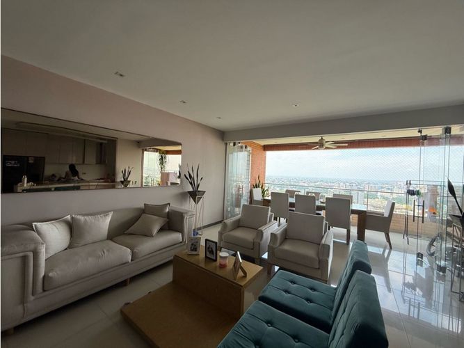 Apartamento de 3 alcobas en venta en Cristales, Cali, 360 m² · foto 2 de 22