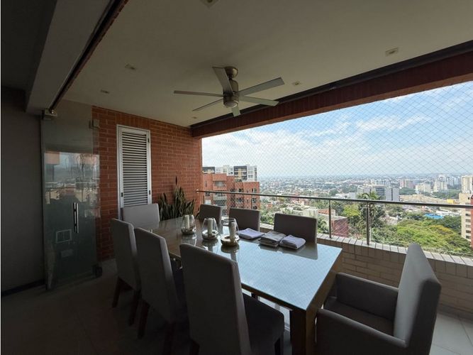 Apartamento de 3 alcobas en venta en Cristales, Cali, 360 m² · foto 3 de 22