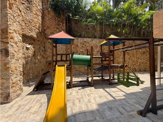 Apartamento de 3 alcobas en venta en Cristales, Cali, 360 m² · foto 21 de 22