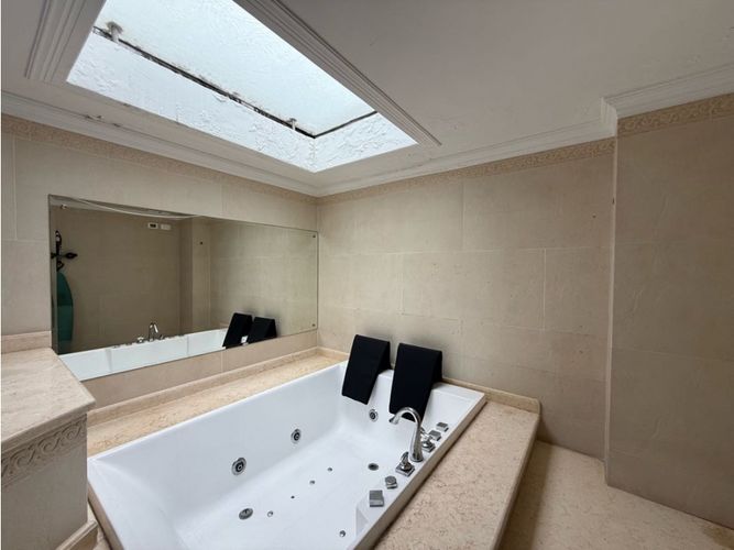 Apartamento de 3 alcobas en venta en Cristales, Cali, 268 m² · foto 5 de 14