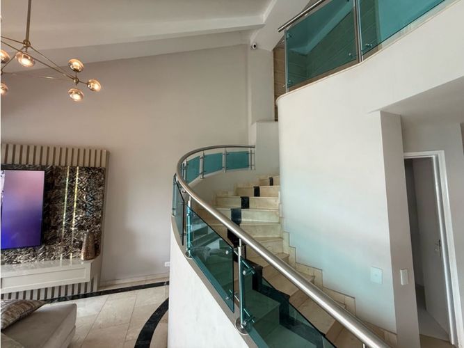 Apartamento de 3 alcobas en venta en Cristales, Cali, 268 m² · foto 6 de 14