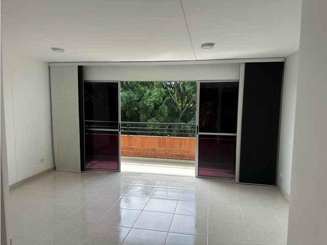 Apartamento de 3 alcobas en venta en Bochalema, Cali, 85 m² · foto 3 de 7