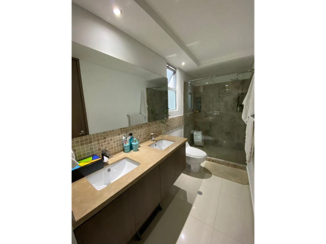 Apartamento de 2 alcobas en venta en Arboledas, Cali, 129 m² · foto 8 de 12