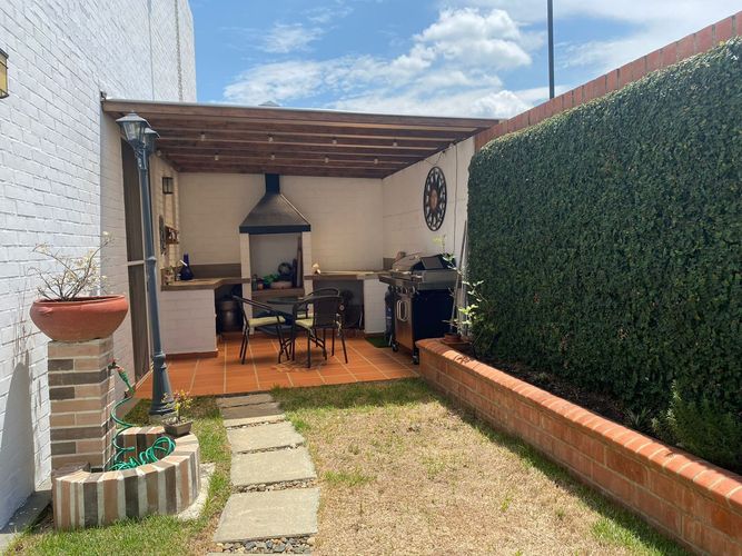 Casa de 3 alcobas en venta en El Castillo, Jamundí, 240 m² · foto 5 de 17