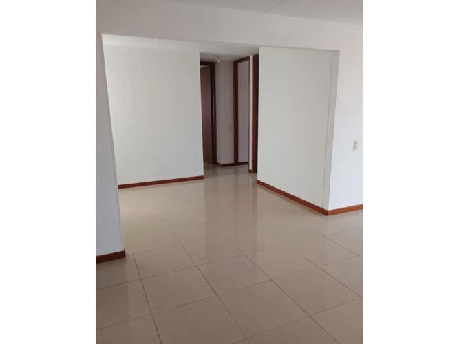 Apartamento de 3 alcobas en venta en Valle Del Lili, Cali, 92 m² · foto 10 de 21