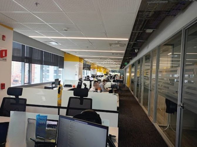Oficina en venta en Milla De Oro, Medellín, 1000 m² · foto 6 de 15