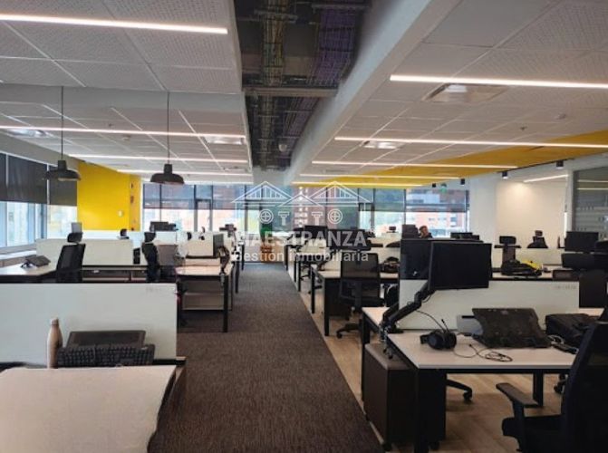 Oficina en venta en Milla De Oro, Medellín, 1000 m² · foto 13 de 15