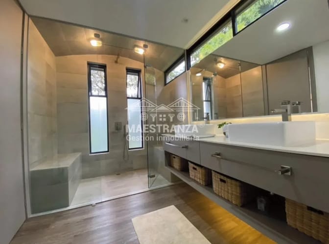 Casa de 3 alcobas en venta en Vilachuaga, Rionegro, 360 m² · foto 2 de 24