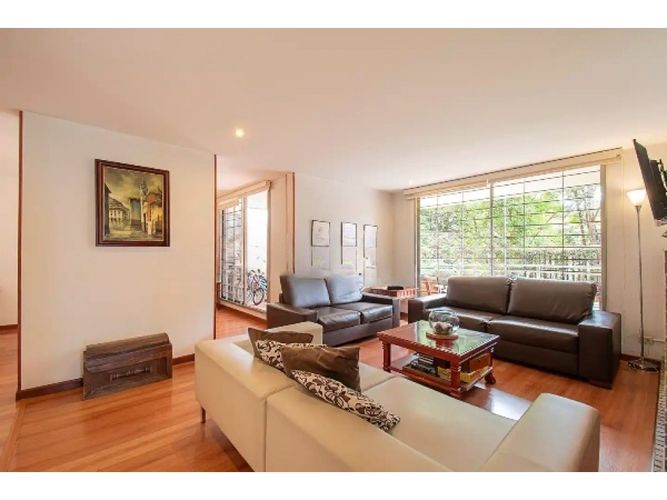 Apartamento de 3 alcobas en venta en Colina Campestre, Bogotá, 180 m² · foto 2 de 13