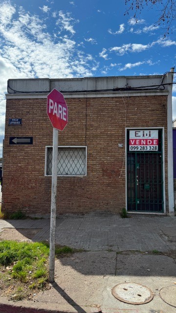 VENTA CASA A RECICLAR IDEAL VIVIENDA O COMERCIO POR SU PUNTO DE ALTA CIRCULACION