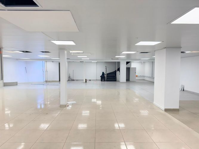 Local en arriendo en Cristo Rey, Medellín, 460 m² · foto 2 de 19