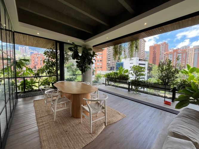 Apartamento de 3 alcobas en venta en Las Lomas, Medellín, 242 m² · foto 3 de 22
