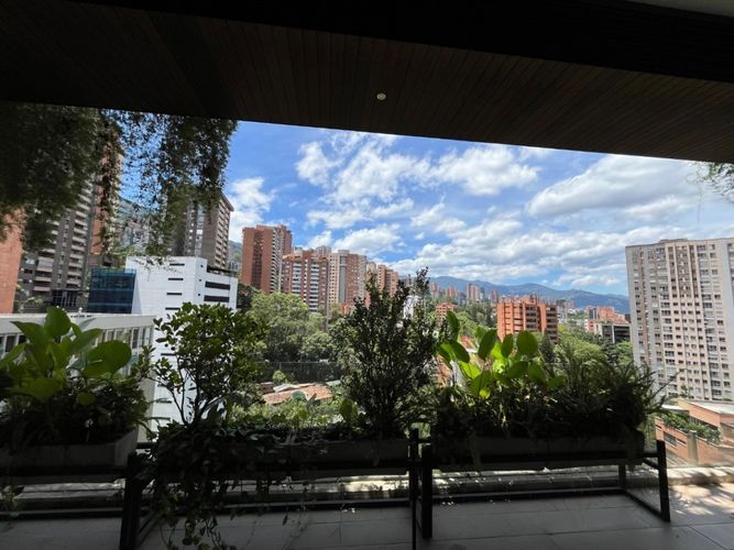 Apartamento de 3 alcobas en venta en Las Lomas, Medellín, 242 m² · foto 4 de 22